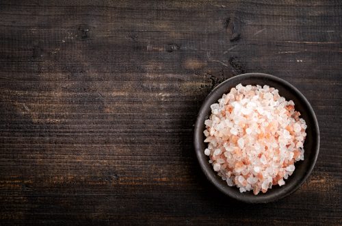 bowl of pink himalayan salt